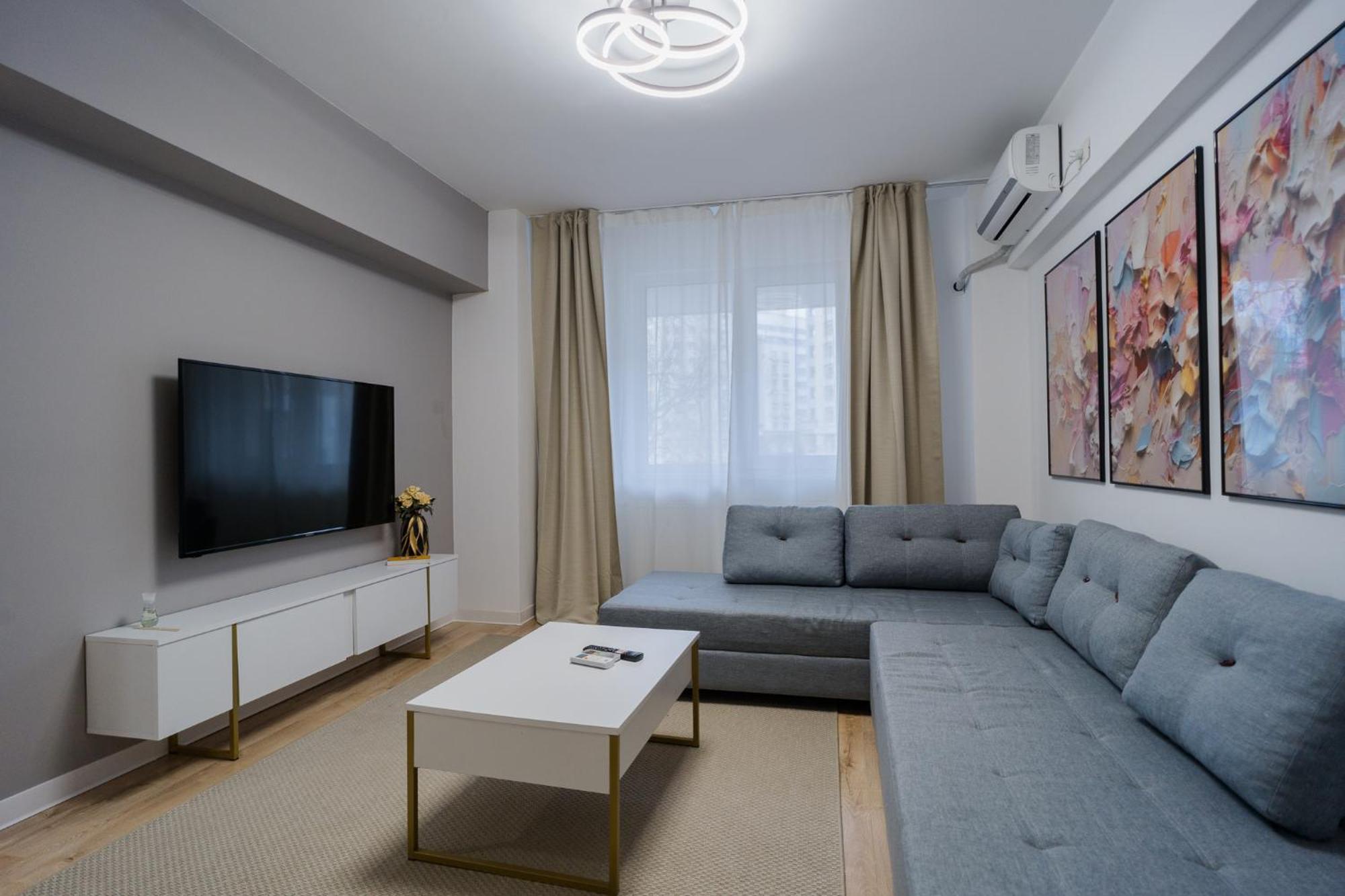 Appartamento Elegant Gem Victoriei Avenue Bucarest Esterno foto