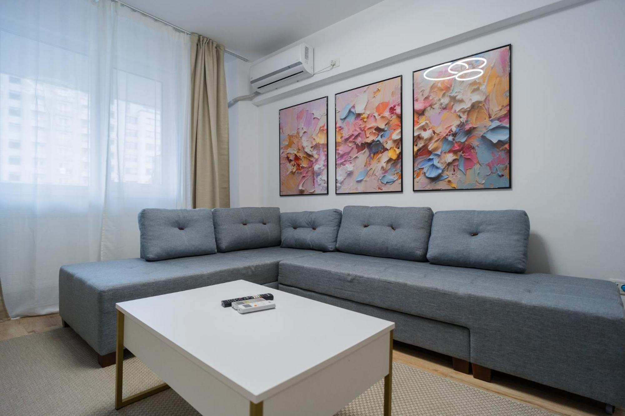 Appartamento Elegant Gem Victoriei Avenue Bucarest Esterno foto